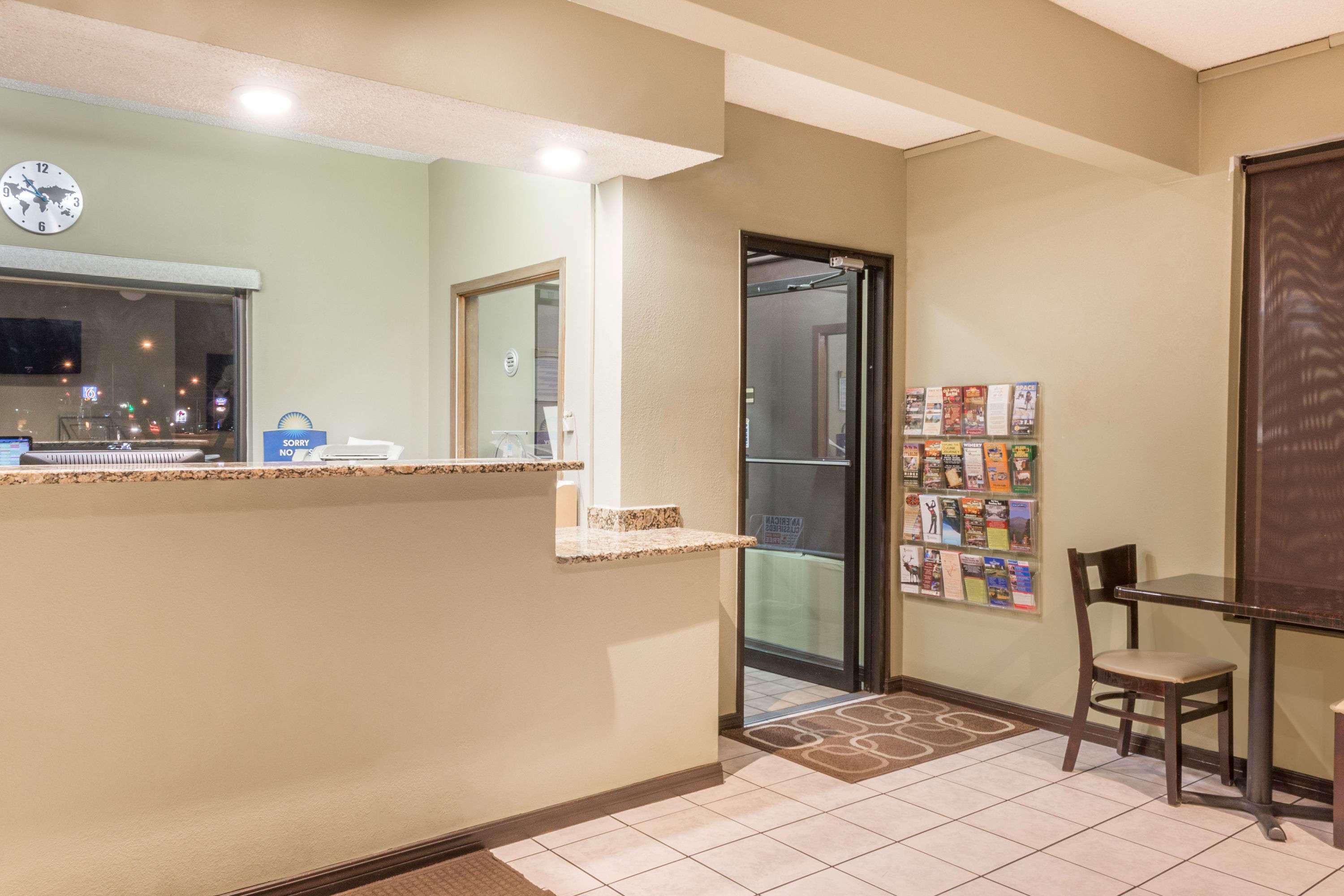 Days Inn By Wyndham Alamogordo White Sands Exterior photo