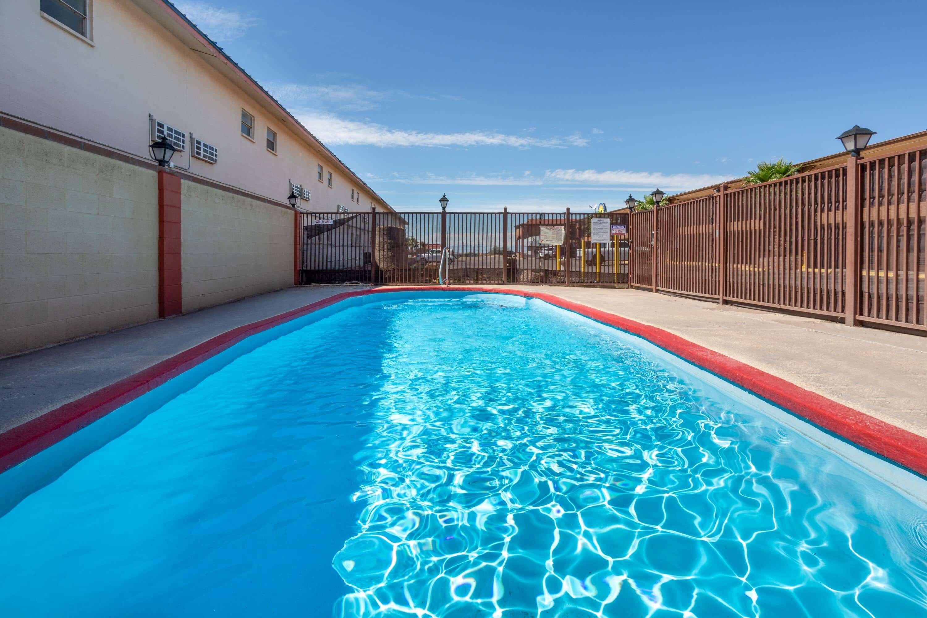 Days Inn By Wyndham Alamogordo White Sands Exterior photo