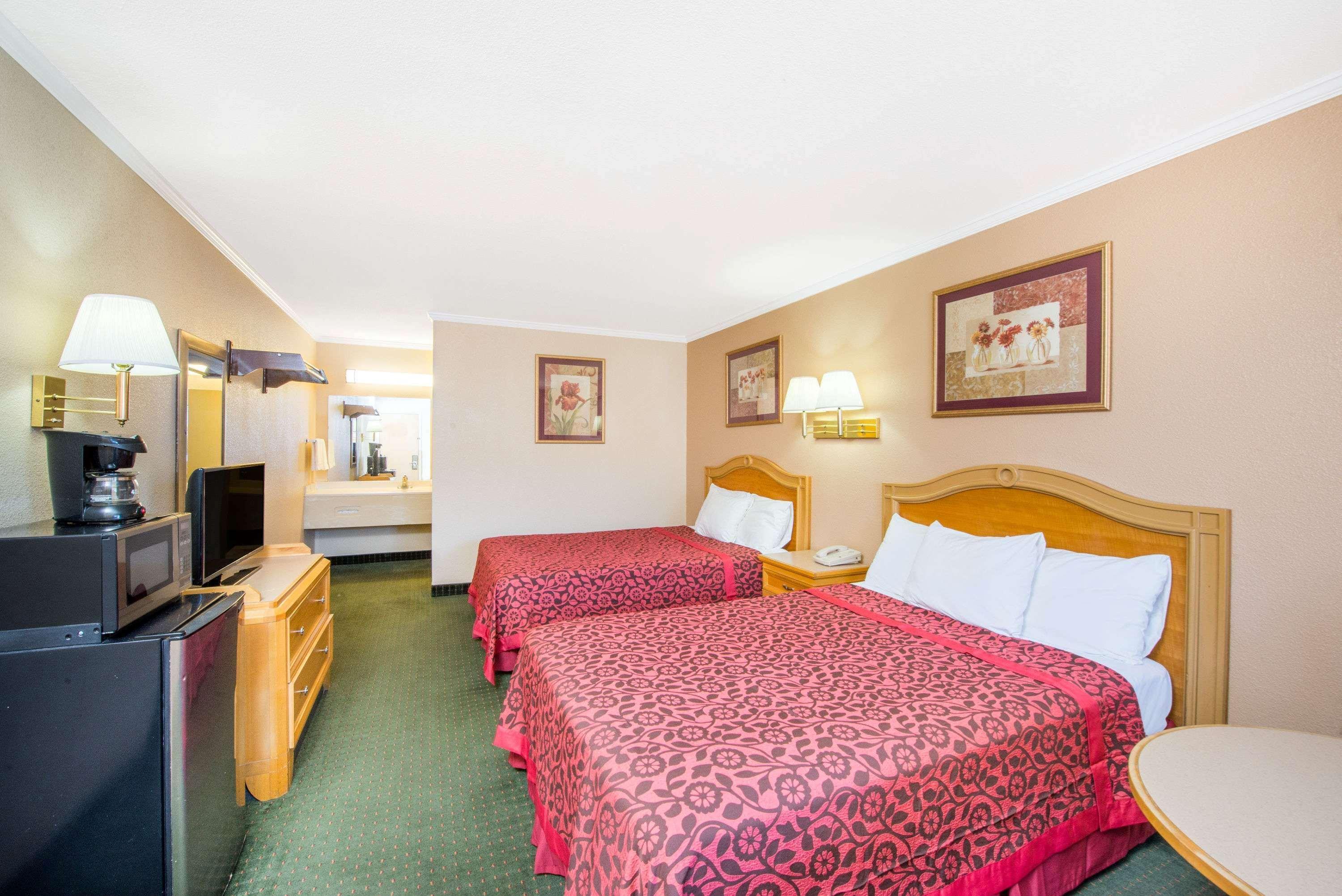 Days Inn By Wyndham Alamogordo White Sands Exterior photo